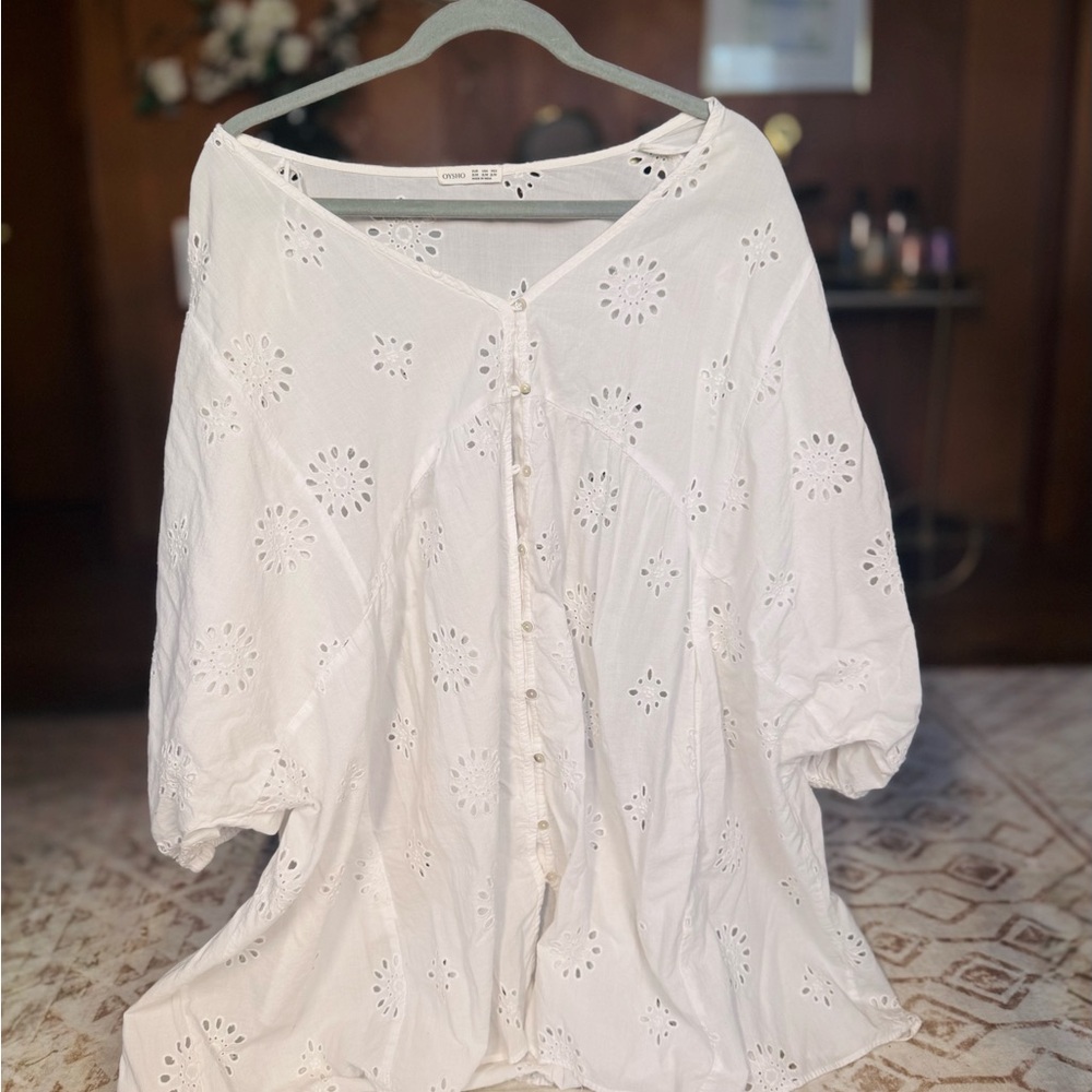 Chic White Eyelet Women's Blouse